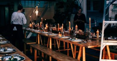 How to Host a Gourmet Dinner Party: A Comprehensive Guide